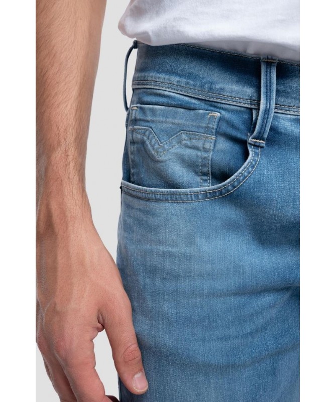 Jean homme Replay coupe slim en denim bleu océan de coton Hyperflex Re-Used stretch extra léger. M914Y .000.661XI36 FIESTA