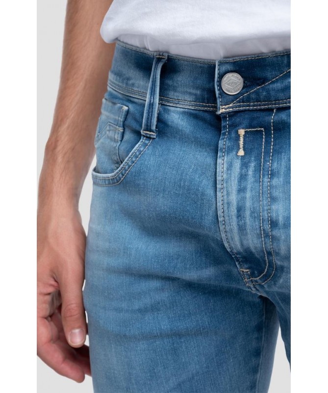 Jean homme Replay coupe slim en denim bleu océan de coton Hyperflex Re-Used stretch extra léger. M914Y .000.661XI36 FIESTA