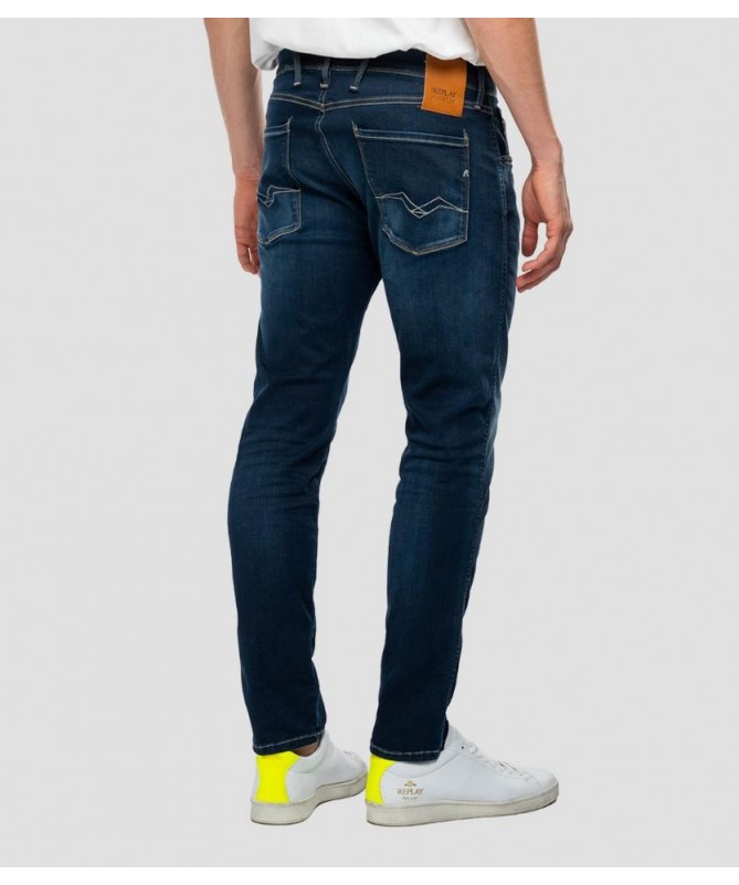 Jean coupe slim homme en denim reform stretch indigo profond de coton mélangé Hyperflex extra léger. M914Y .000.661XR01 FIESTA