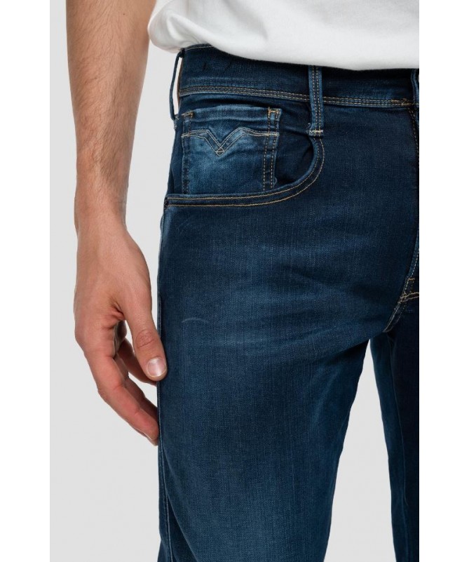 Jean coupe slim homme en denim reform stretch indigo profond de coton mélangé Hyperflex extra léger. M914Y .000.661XR01 FIESTA
