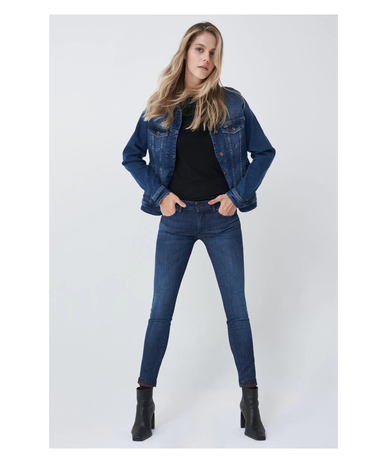 Jean Push Up Wonder de Salsa pour femme. Taille normal. 125308 FIESTA CONCEPT STORE