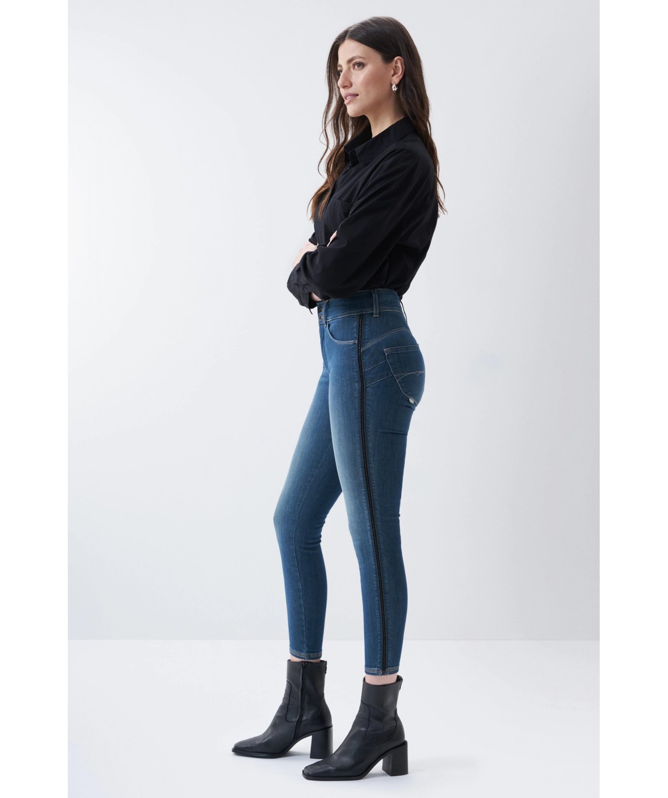 Jean Push In Secret de Salsa effet ventre plat. 126013 FIESTA CONCEPT STORE