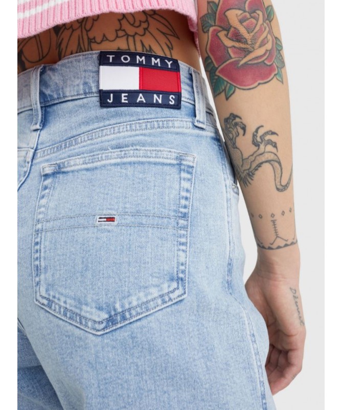 Jean femme en denim stretch Tommy Jeans coupe large aux jambes. DW0DW12172 FIESTA CONCEPT STORE