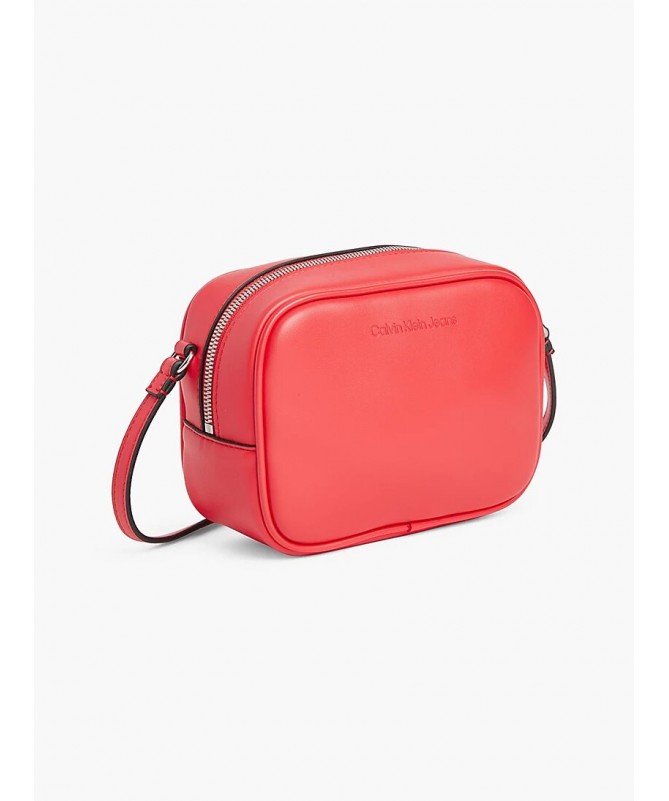 Sac à main Calvin Klein de couleur rouge argenté. K60K609311 FIESTA CONCEPT STORE