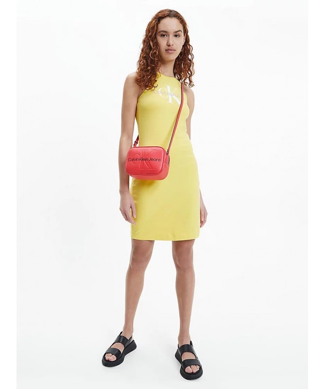 Sac à main Calvin Klein de couleur rouge argenté. K60K609311 FIESTA CONCEPT STORE