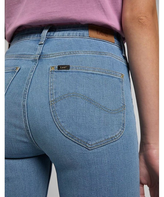 Jean femme modèle bootcut skinny signé Lee®, basé sur le Breese taille haute. L31TQDUG FIESTA CONCEPT STORE
