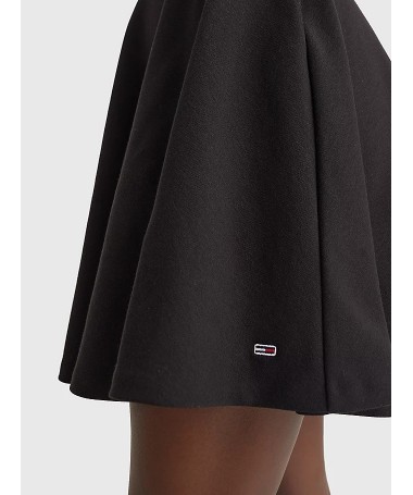 Jupe courte élégante Tommy Hilfiger motif logo sur la ceinture. DW0DW12968 FIESTA CONCEPT STORE