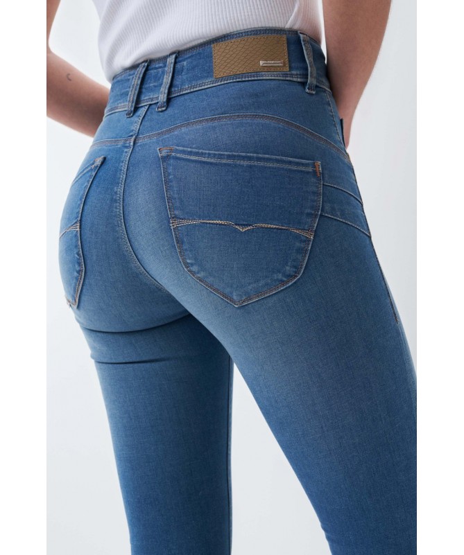 Jean Salsa push in secret pour femme avec un effet délavé. 125982 FIESTA CONCEPT STORE