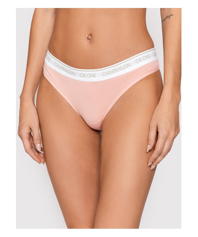 String Calvin Klein femme couleur rose pale 

000QF5733E FIESTA