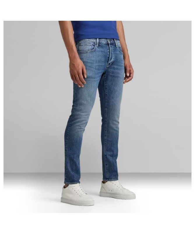 Le jean G-Star 3301 Slim taille mi haute couleur faded santorini.
51001-C911 FIESTA Le jean G-Star 3301 Slim taille mi haute couleur faded santorini.
51001-C911 FIESTA