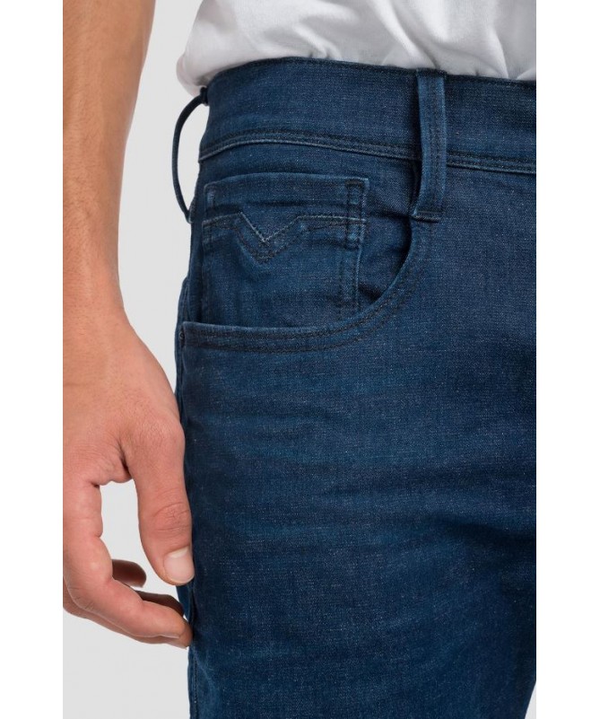 JEAN COUPE SLIM EXTRA LÉGER EN DENIM BLEU OCÉAN
M914Y .000.661XI30 FIESTA JEAN COUPE SLIM EXTRA LÉGER EN DENIM BLEU OCÉAN
M914Y .000.661XI30 FIESTA