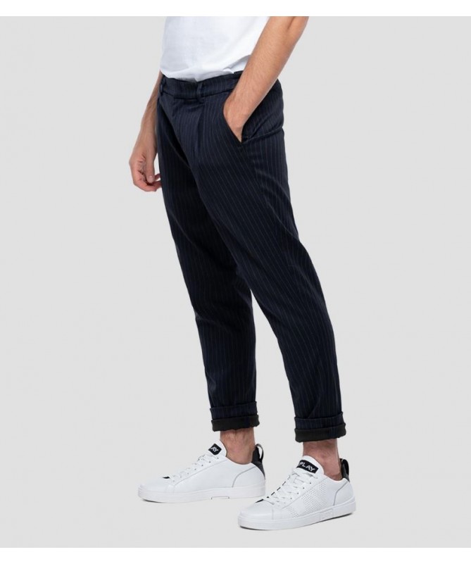 Pantalon homme coupe slim en tissu rayé de viscose mélangée stretch de marque Replay
M9815 .000.52463 FIESTA