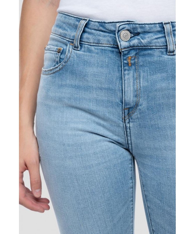 Jean Replay pour femme coupe slim en denim super stretch indigo foncé 100% coton biologique. 
WA429 .000.573275R FIESTA