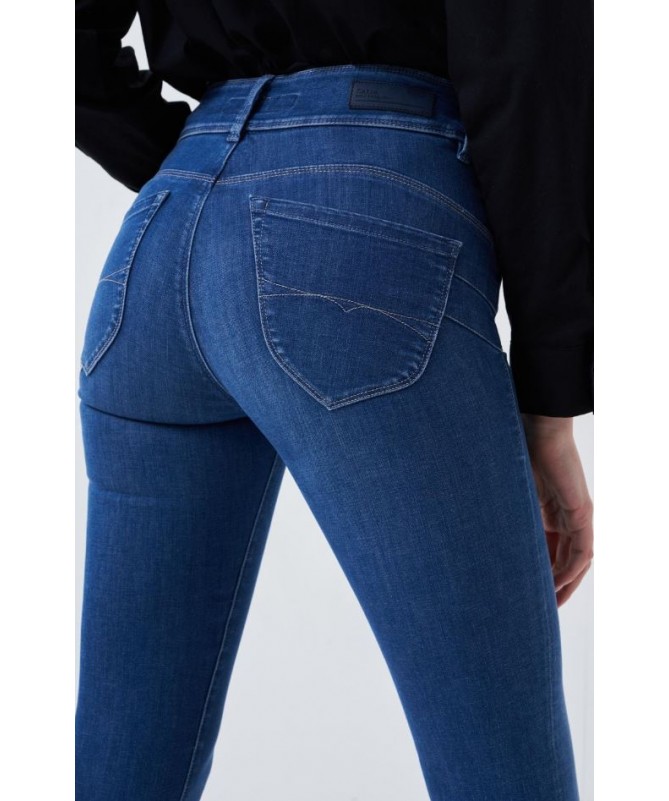 Jean Push In Secret pour femme de la marque Salsa.
125976 fiesta