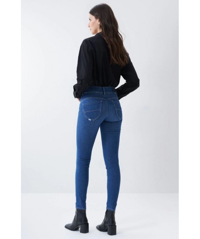 Jean Push In Secret pour femme de la marque Salsa.
125976 fiesta