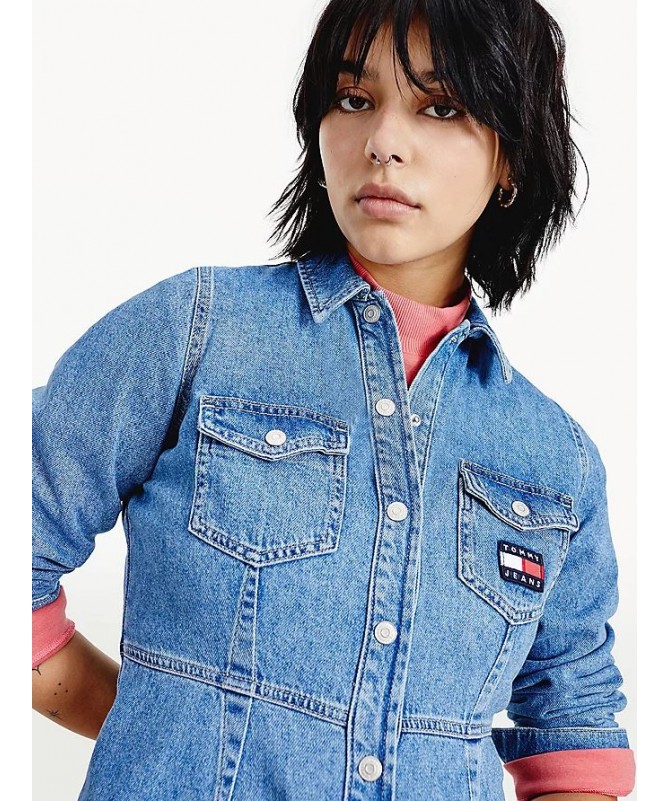 Robe en denim Tommy Hilfiger pour femme. Coupe courte avec des boutons de fermeture. DW0DW11447 fiesta