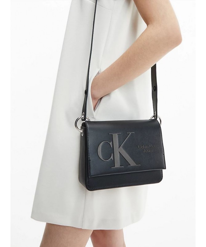 Sac à main Calvin Klein en simili cuir haut de gamme. K60K609314 FIESTA