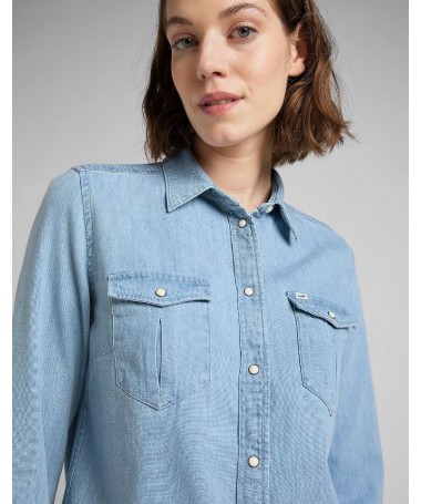 Chemise en denim Lee pour femme avec une belle finition bleue. L45SZSNJ FIESTA CONCEPT STORE