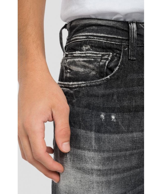 Jean Replay homme coupe normale en denim stretch confort noir. M1008E.000.501 284. FIESTA CONCEPT STORE