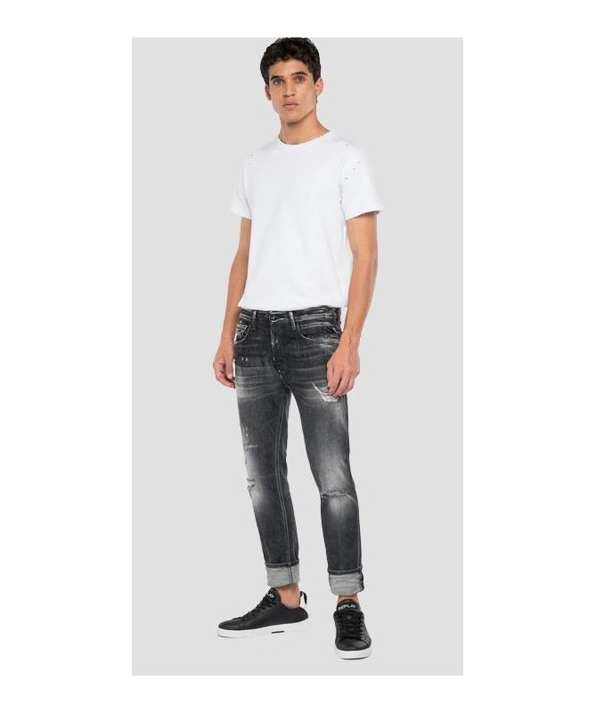 Jean Replay homme coupe normale en denim stretch confort noir. M1008E.000.501 284. FIESTA CONCEPT STORE